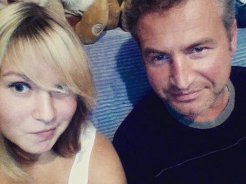 Семья в сборе: к Леониду Агутину прилетели дочери со своими парнями