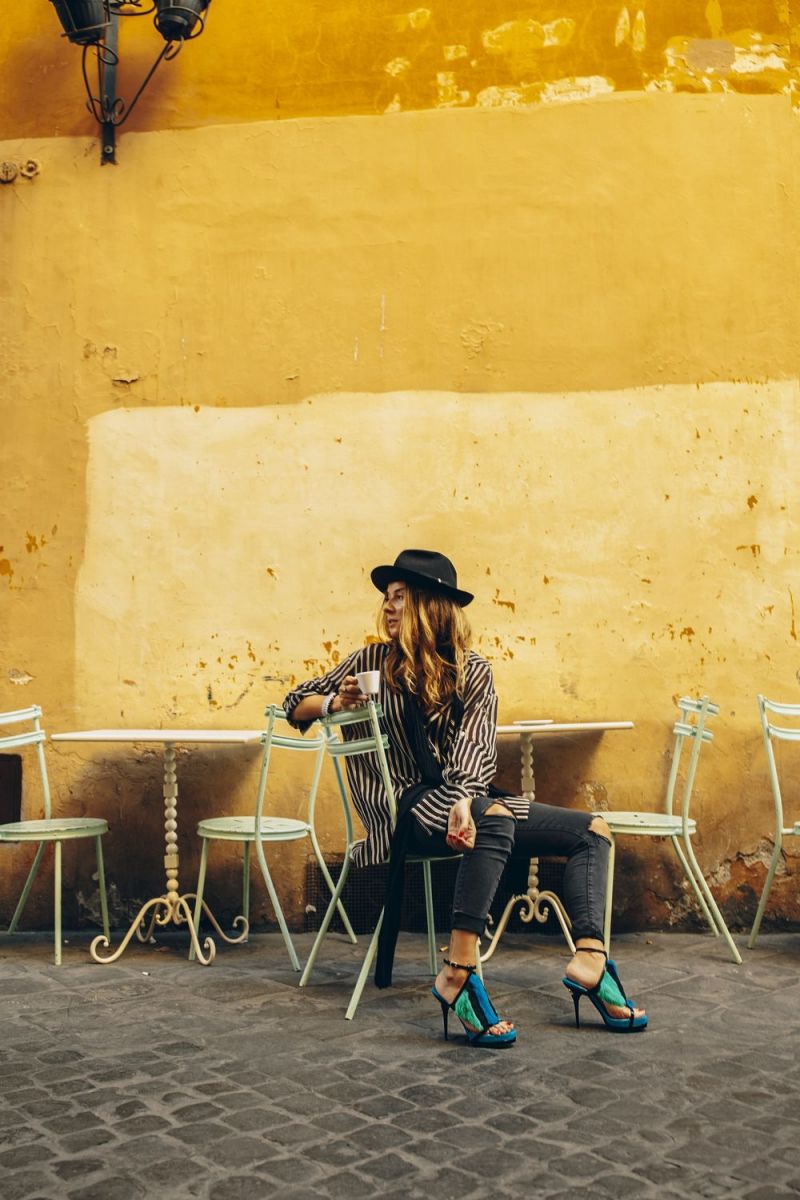 Жанна Бадоева показала потрясающие ноги в новой фотосессии