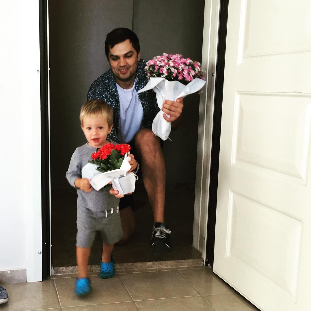 семья холостяки