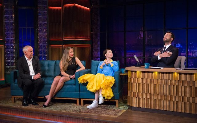 Российскую актрису Чулпан Хаматову раскритиковали за сине-желтый наряд 