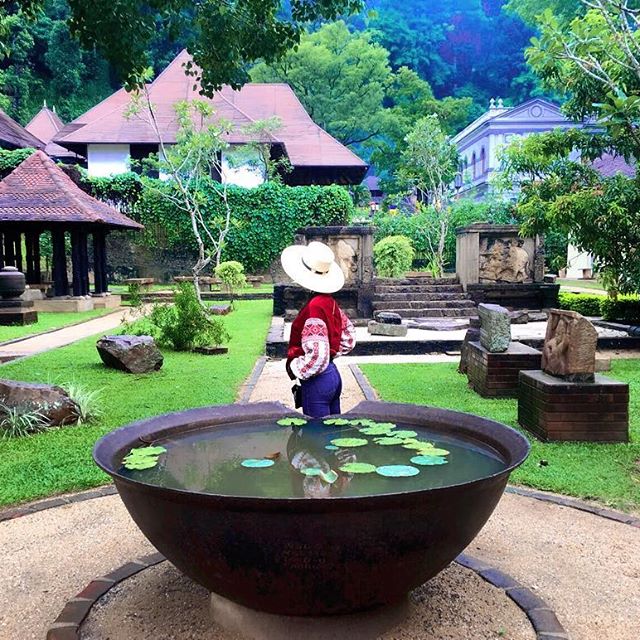 Сексуальная Мария Яремчук продемонстрировала шикарную фигуру во время отдыха 