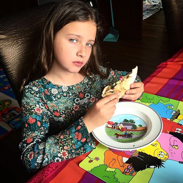 Какая милашка: Иван Урагант показал повзрослевшую дочь