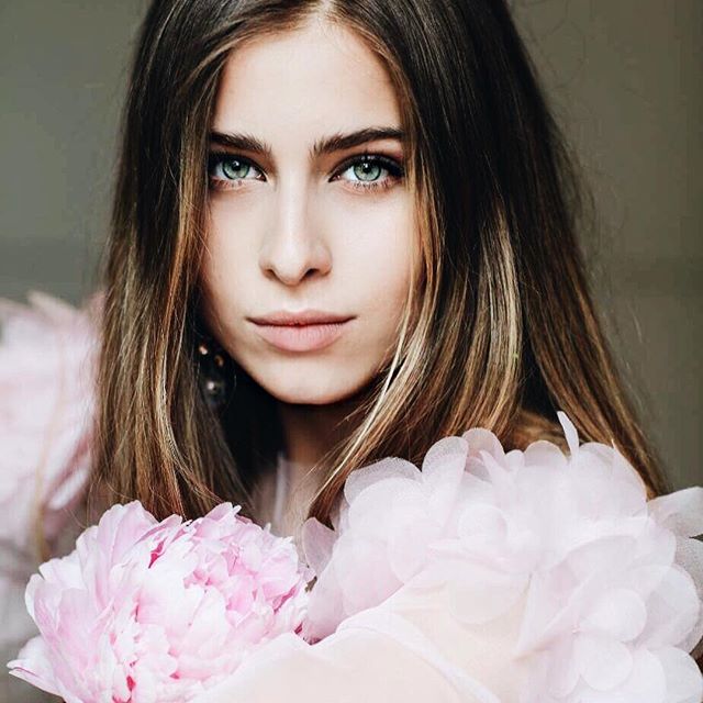 В стиле fashion: 15-летняя внучка Софии Ротару выглядит как настоящая модель