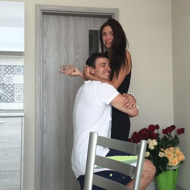 Свадьбы не будет: Вика из "Неангелов" рассталась со своим женихом 