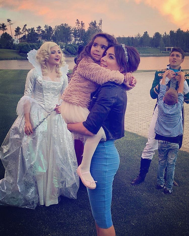 Ани Лорак: &quot;У меня есть теперь лучшая подружка &mdash; моя дочка&quot;