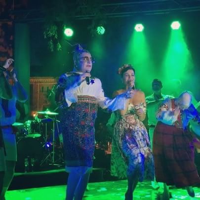 В сети появились первые снимки со свадьбы Ольги Горбачевой и Юрия Никитина в украинском стиле