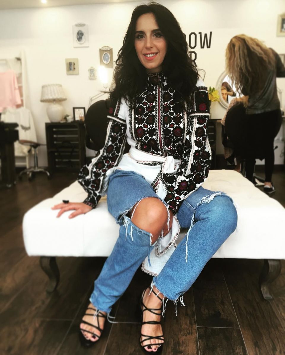 День вышиванки: звезды позируют в нарядах с украинскими орнаментами