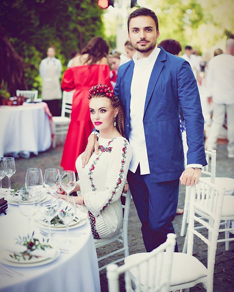 Солистка &quot;Неангелов&quot; о секрете крепкого брака: &quot;Ничто так не объединяет супругов, как физическая близость&quot;