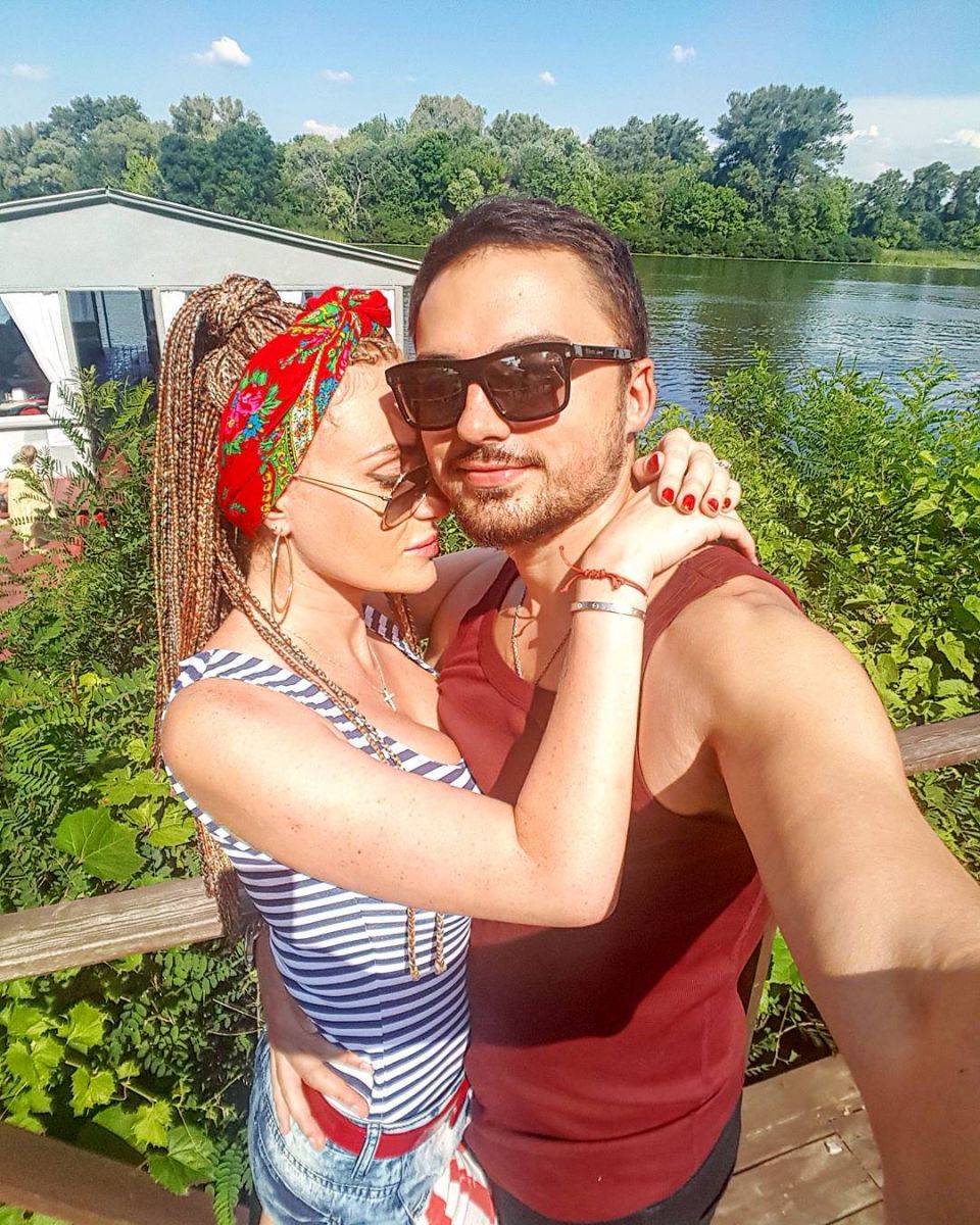 Слава из "Неангелов" поделилась секретом счастливого брака: "Ухаживания должны длиться всю жизнь"
