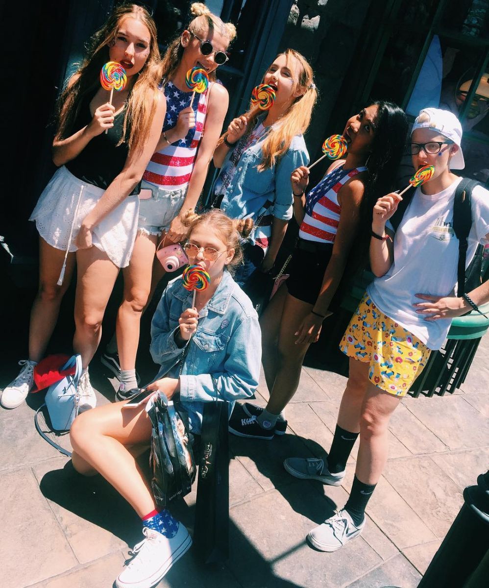 Дочь Веры Брежневой показала, как проводит свои американские каникулы