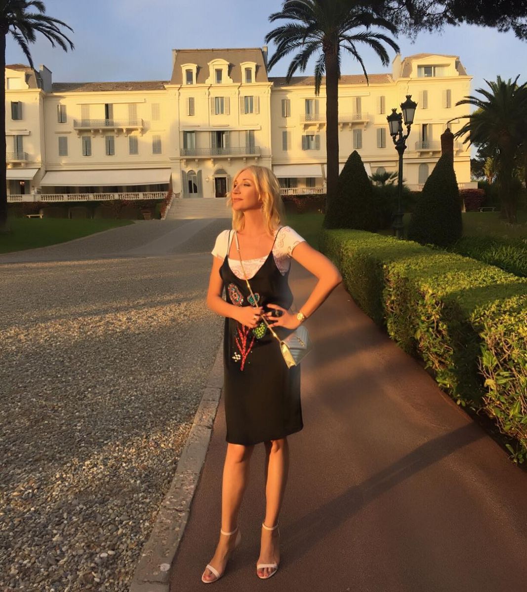 Кристина Орбакайте поделилась подробностями своего семейного отпуска во Франции