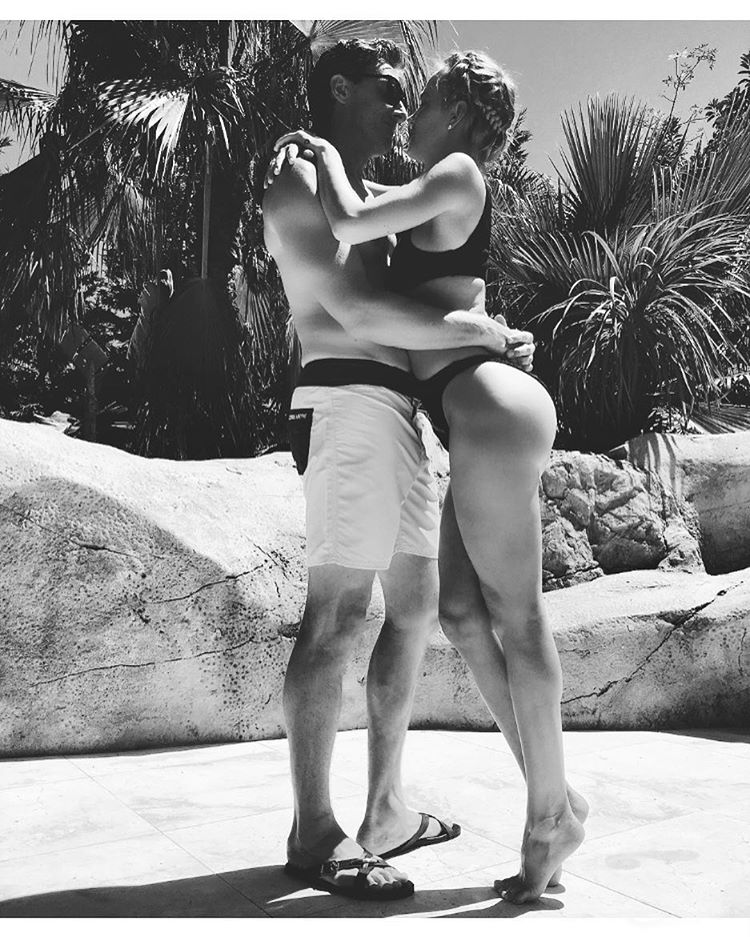 Глюкоза трогательно призналась мужу в любви 