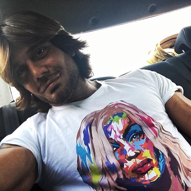 Всегда под сердцем: муж Ирины Билык носит футболку с ее изображением