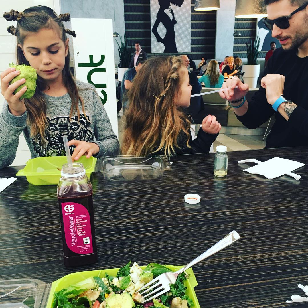 Анна Седокова больше не скрывает своего нового возлюбленного 