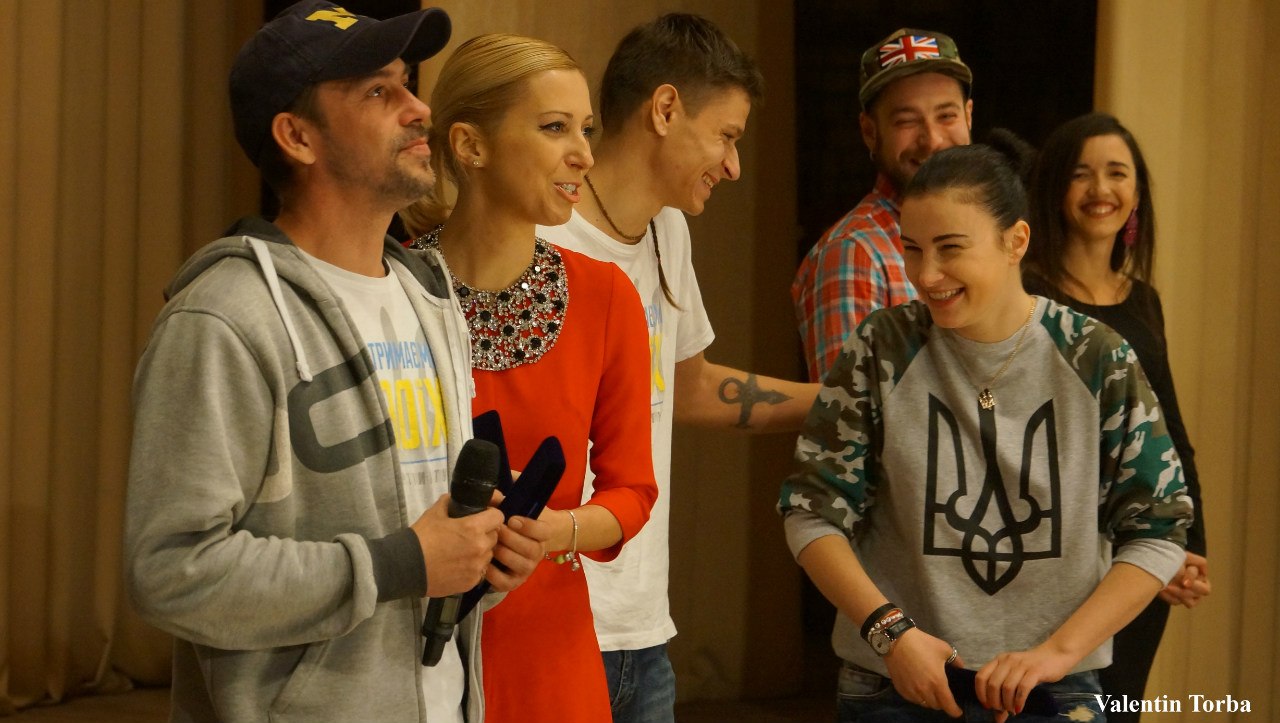 Анастасия Приходько и Тоня Матвиенко поздравили украинских военных с Днем Вооруженных сил