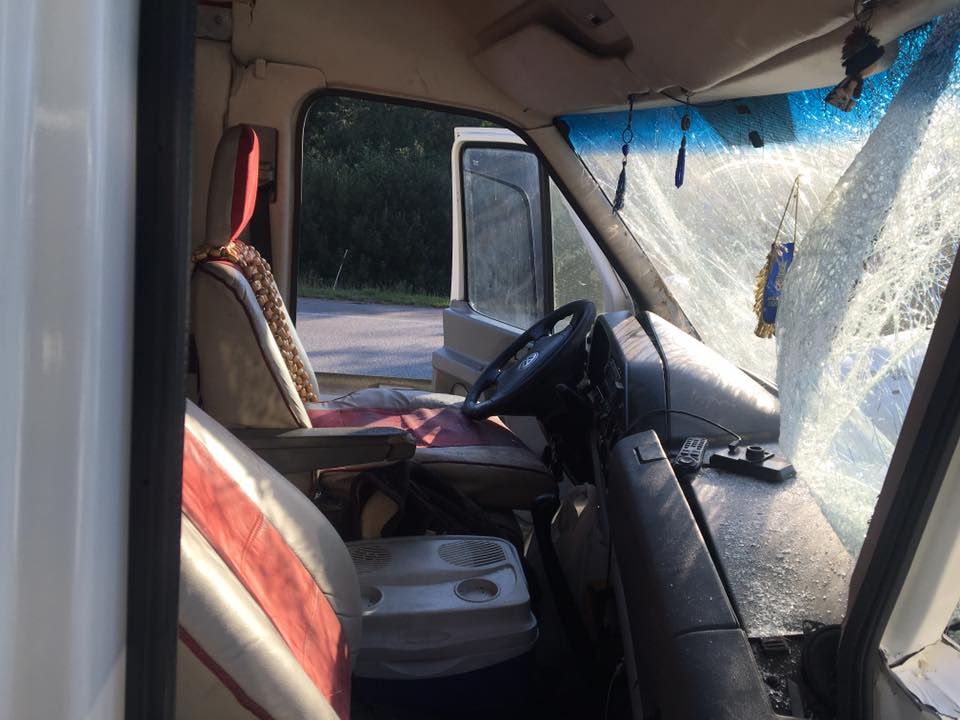 Участники группы ТНМК попали в аварию