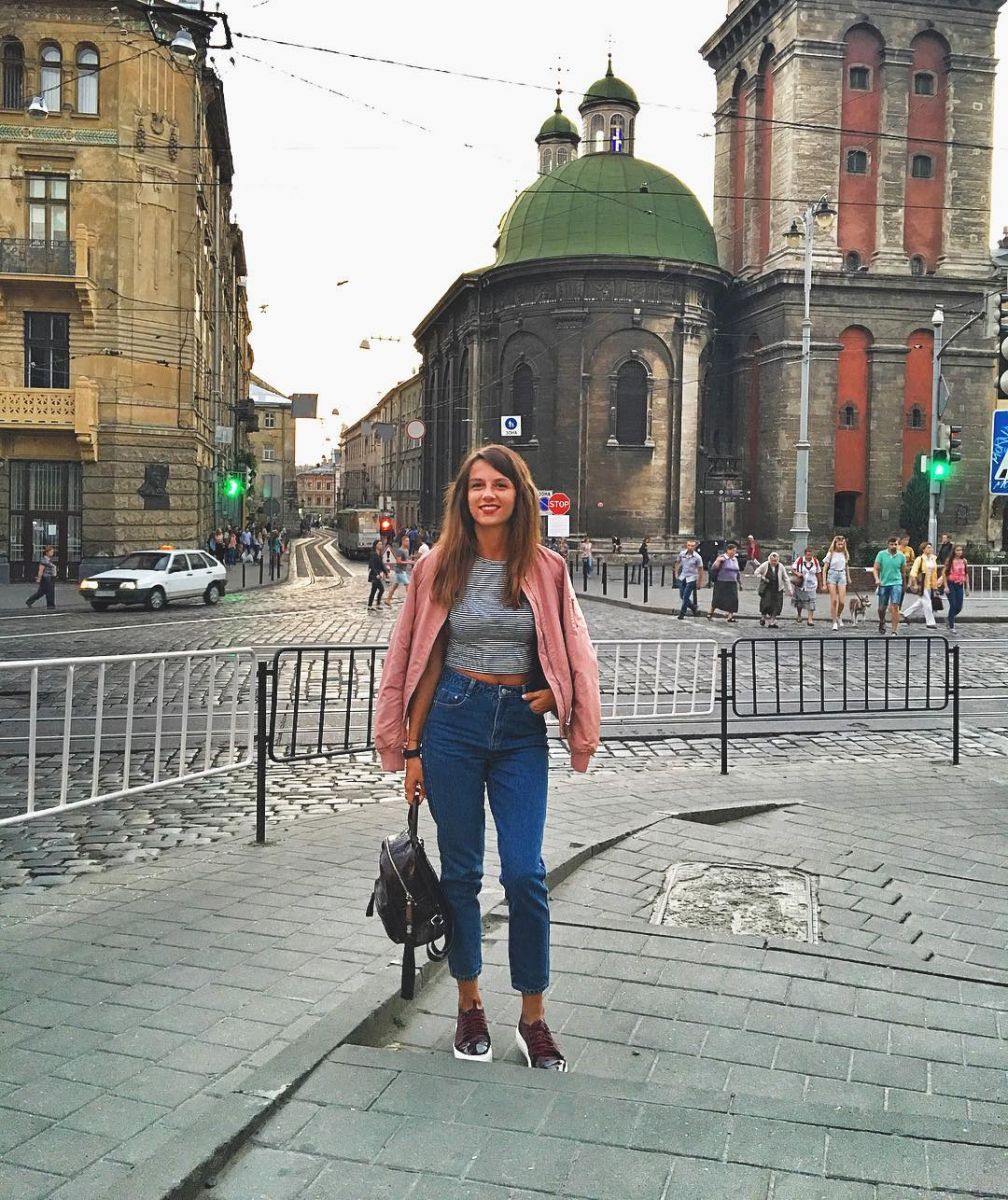 Ведущий &quot;Холостяка&quot; Григорий Решетник отправился на семейный отдых во Львов