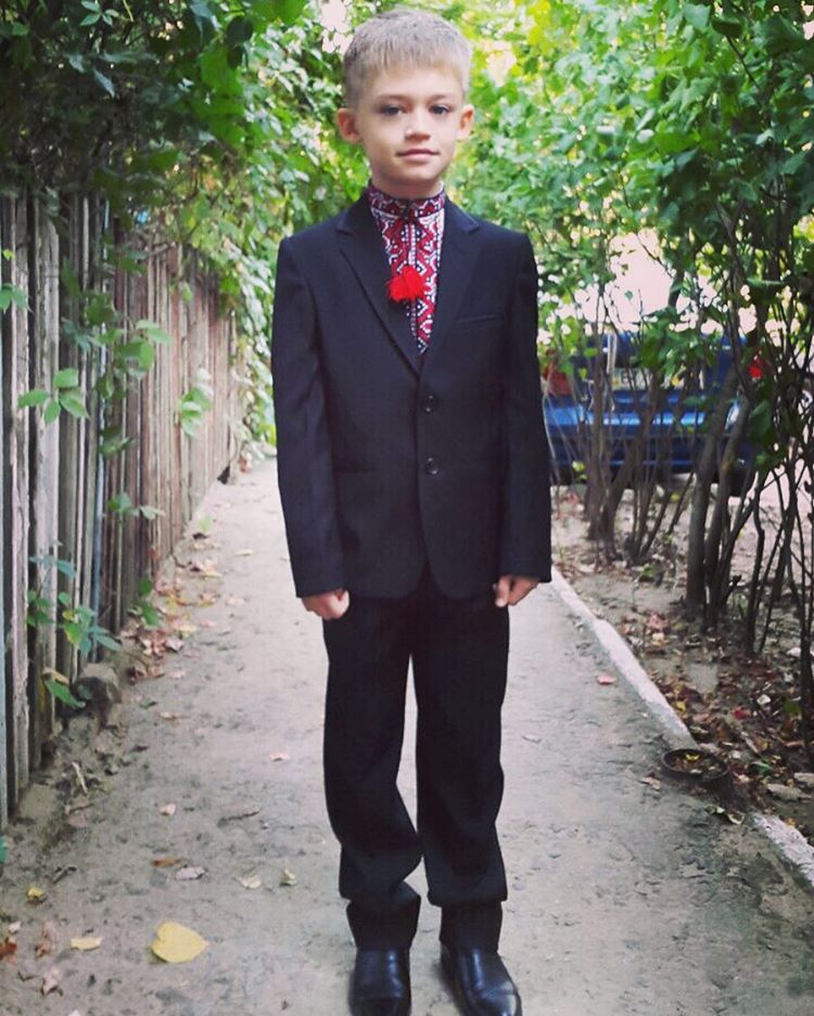 И снова в школу: как звезды отвели своих детей на первый звонок 