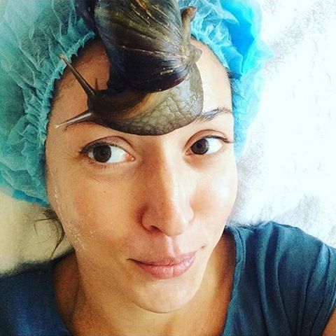 Алена Винницкая молодится с помощью живых улиток 