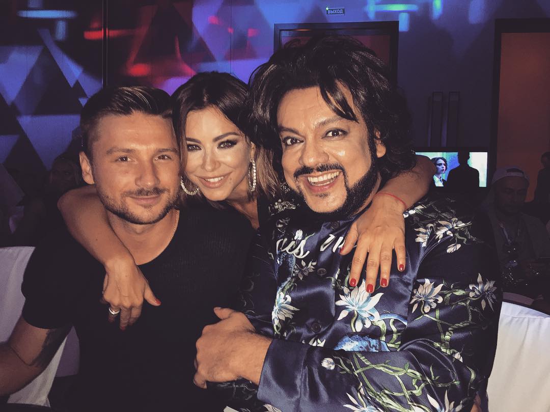 Ани Лорак заобнимала Сергея Лазарева и Филиппа Киркорова на &quot;Новой волне&quot;