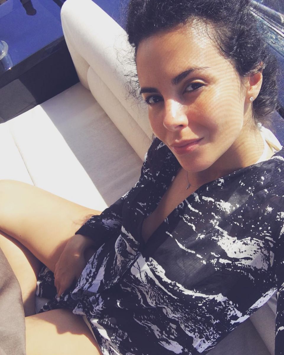 Настя Каменских без макияжа