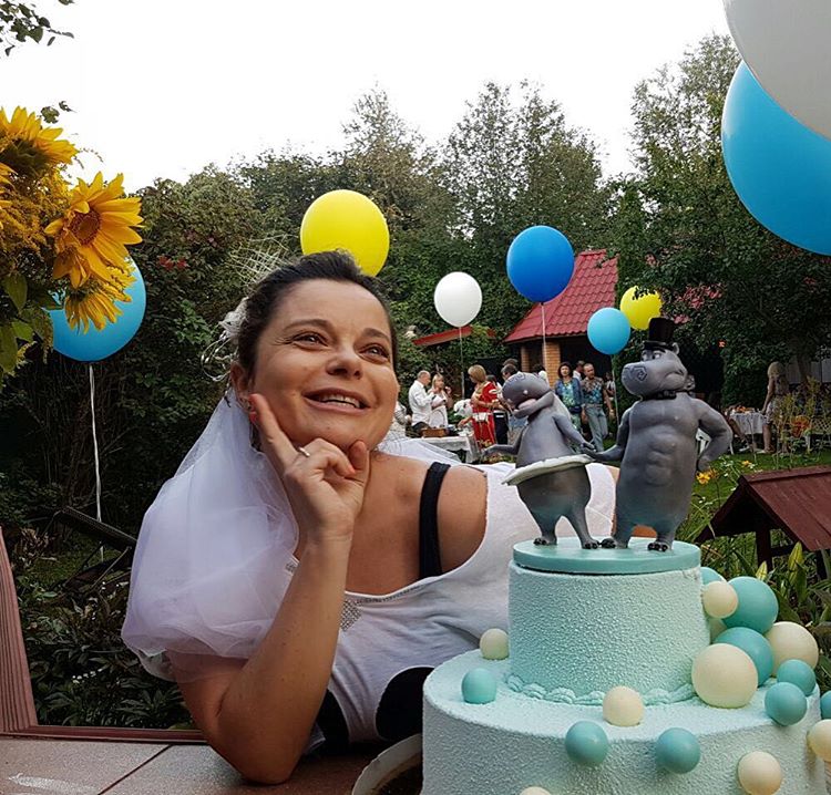 Поддержала внучку: бабушка Наташи Королевой уезжает из Украины