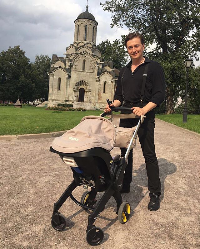 Нам пять месяцев: Сергей Безруков опубликовал новое фото дочери