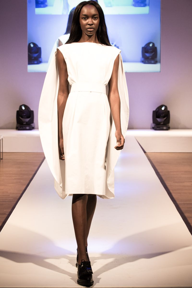 показ Джайлза Дикона