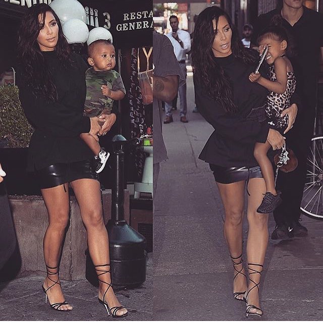 Все в сборе: Ким Кардашьян и Канье Уэст с детьми на прогулке