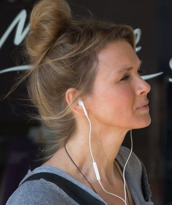 Рене Зеллвегер без макияжа крупным планом