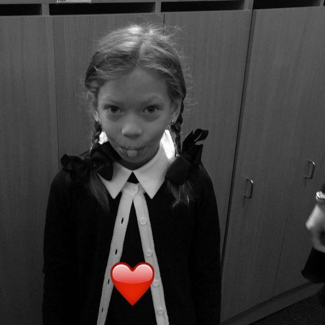 И снова в школу: как звезды отвели своих детей на первый звонок 