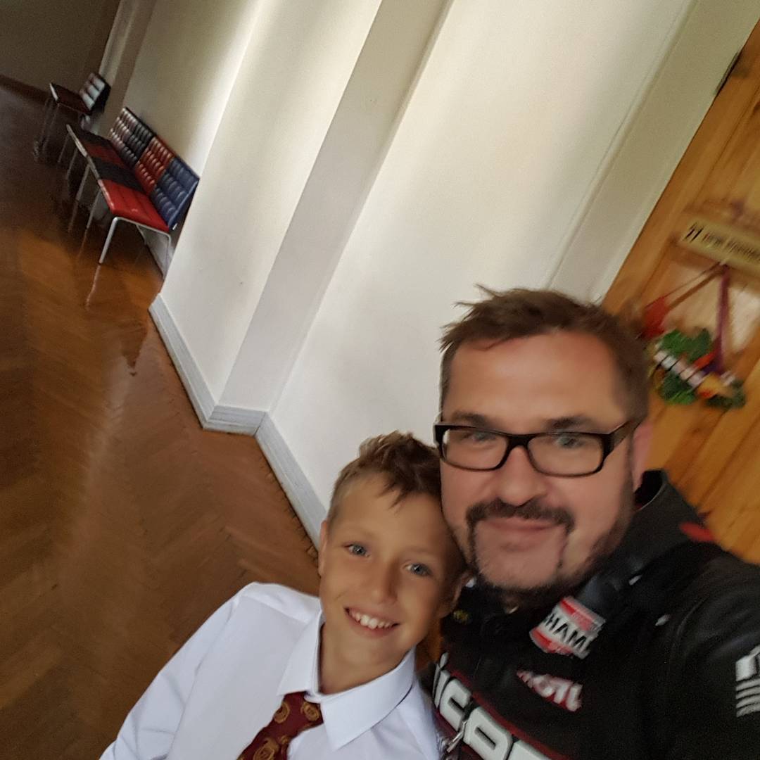 И снова в школу: как звезды отвели своих детей на первый звонок 