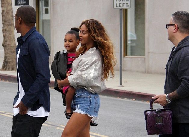 Бейонсе вышла в свет с красавицей-дочкой