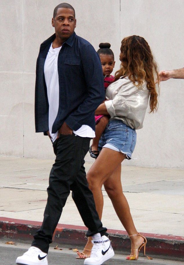 Бейонсе вышла в свет с красавицей-дочкой