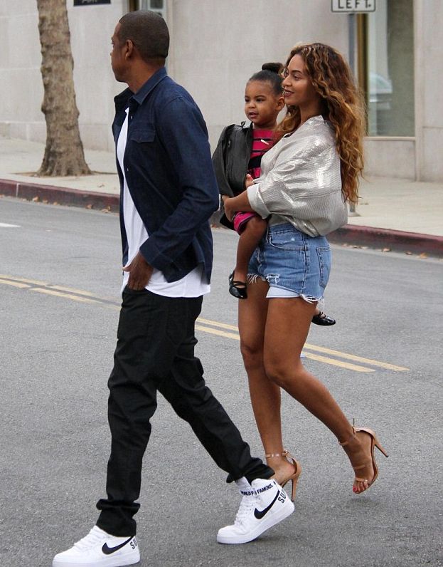 Бейонсе вышла в свет с красавицей-дочкой