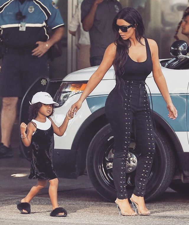 Ким Кардашьян заявила, что планирует родить третьего ребенка