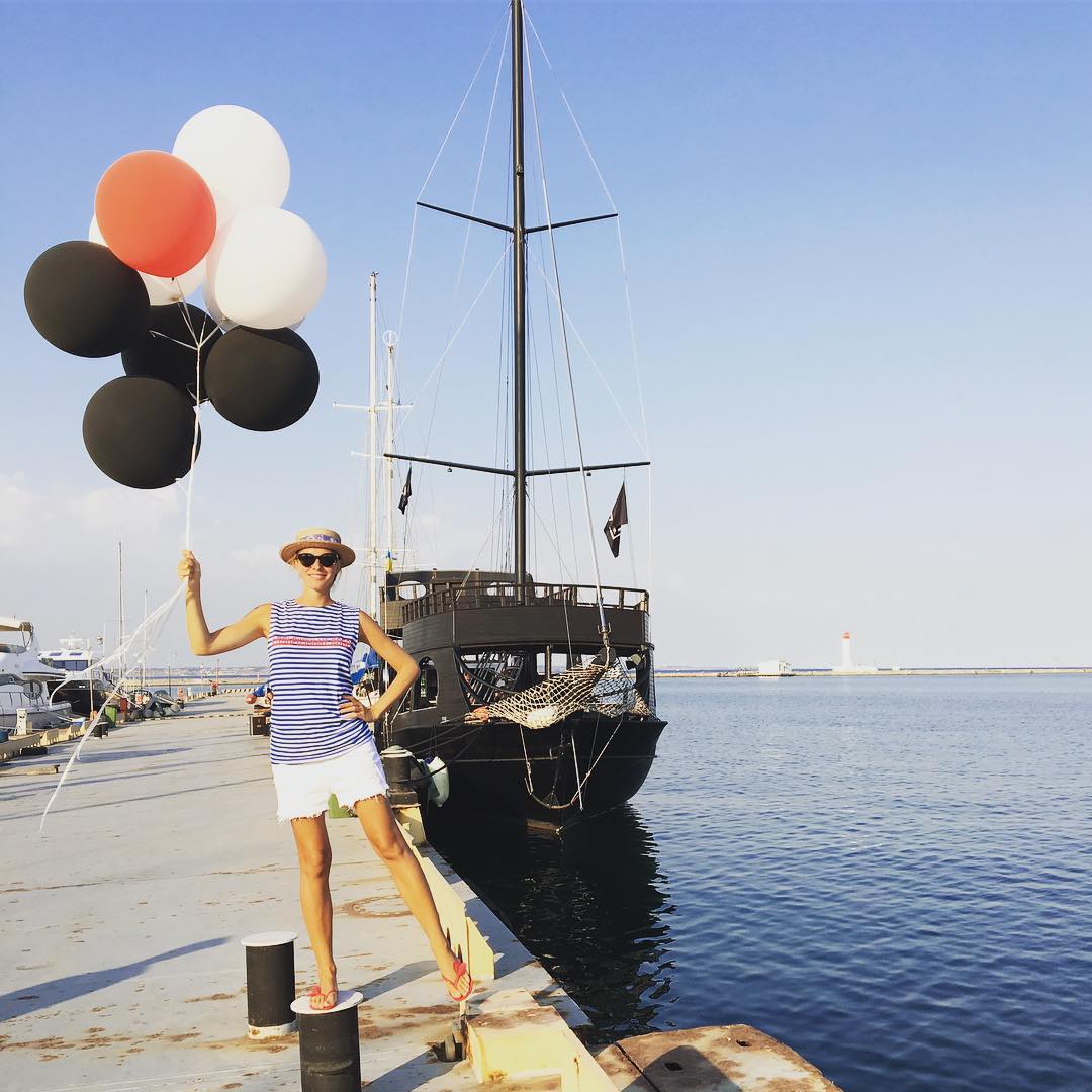 Подписчики ждут от Кати Осадчей и Юры Горбунова общих фото