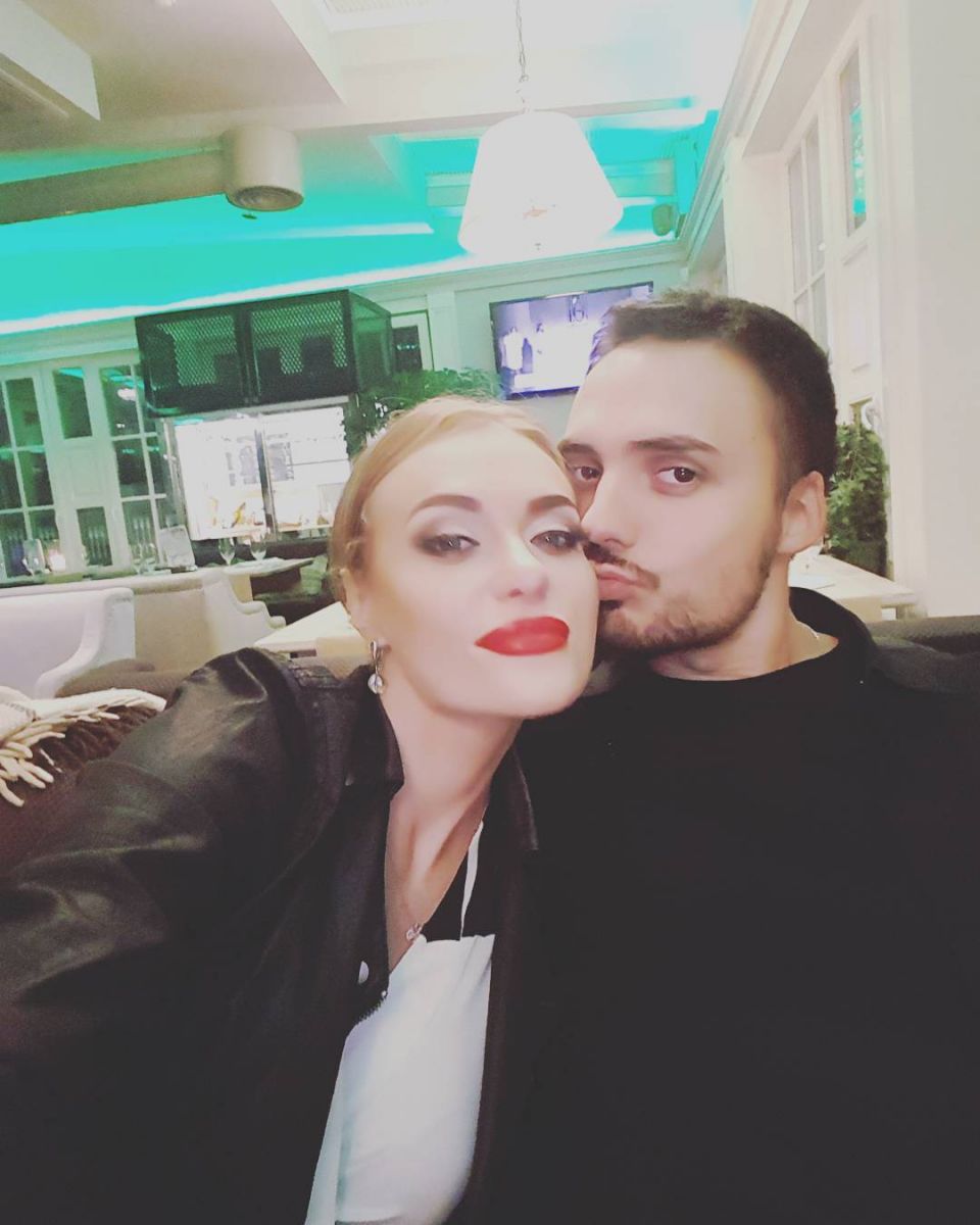 Солистка &quot;Неангелов&quot; о секрете крепкого брака: &quot;Ничто так не объединяет супругов, как физическая близость&quot;