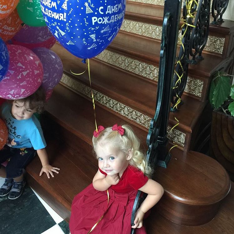 Алла Пугачева и Максим Галкин отметили третий день рождения своих детей