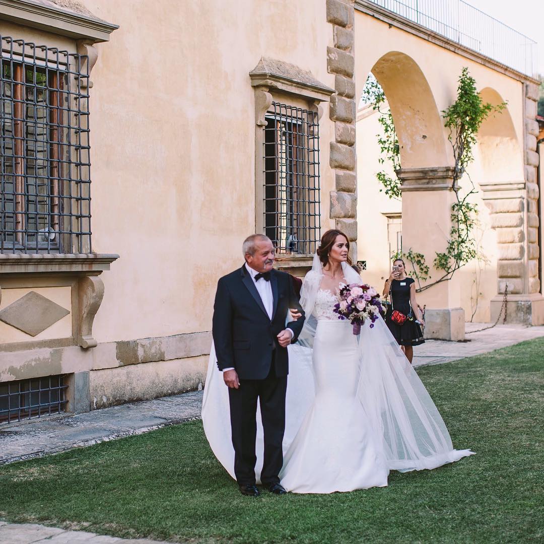 &quot;Мисс Украина Вселенная 2011&quot; Олеся Стефанко устроила пышную свадьбу в Италии 