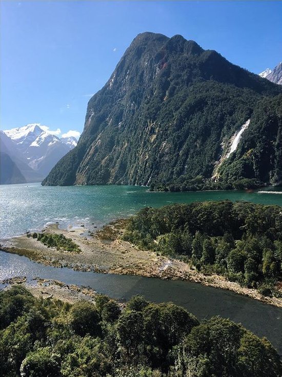 Покоряя вершины: Роузи Хантингтон-Уайтли и Джейсон Стэтхэм путешествую по Новой Зеландии