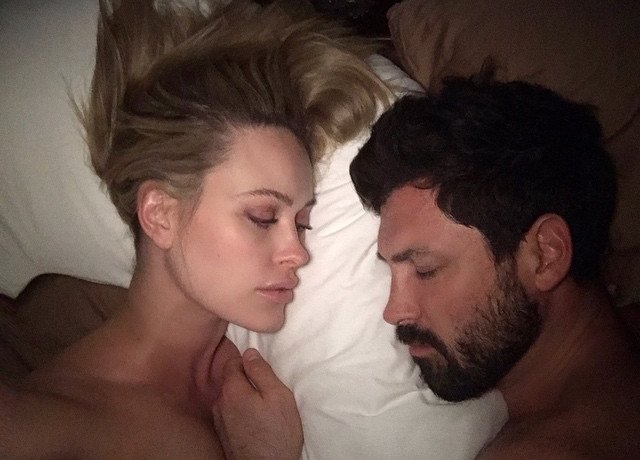 Беременная жена Максима Чмерковского публично призналась ему в любви