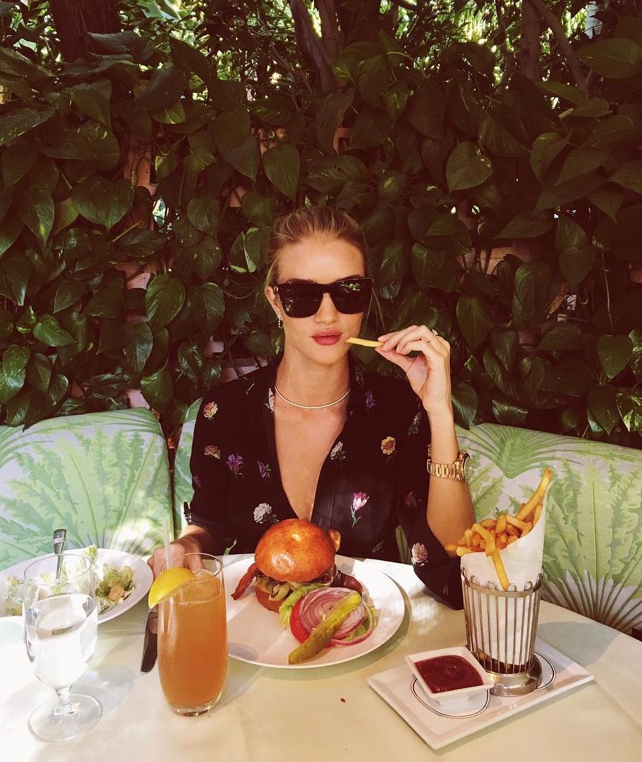 Роузи Хантингтон-Уайтли беременна