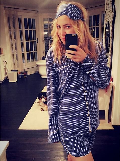 Лучший наряд выходных: Кейт Хадсон в пижаме Stella McCartney
