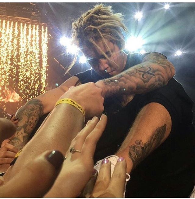 Фанаты разозлили Джастина Бибера и он ушел со сцены во время концерта