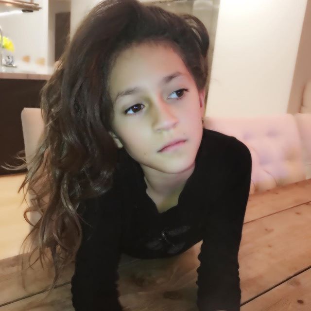 Мамина зефирка: Дженнифер Лопес опубликовала нежное фото с дочерью