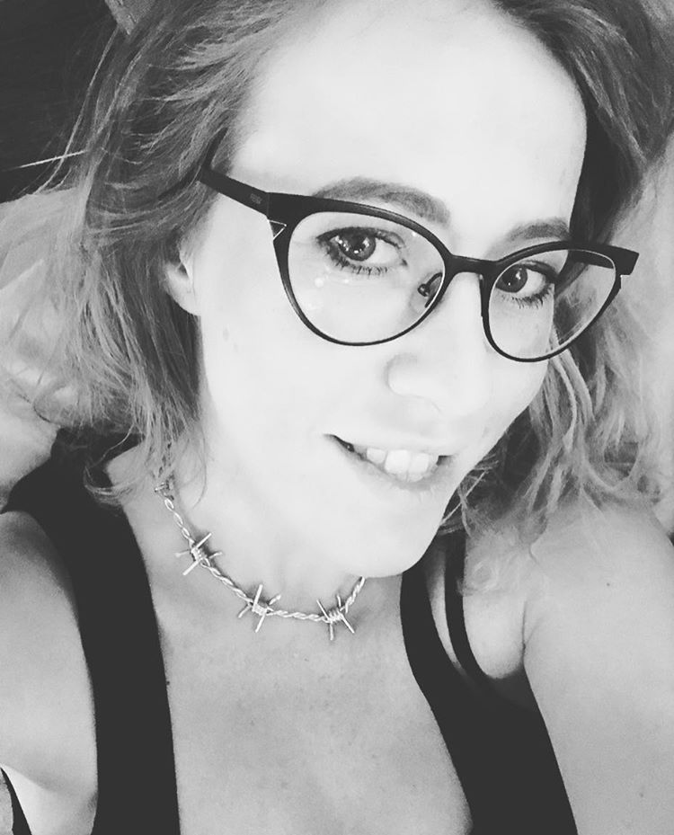 Пеленки вместо шумных вечеринок: Ксения Собчак пропустила встречу с Лубутеном ради сына