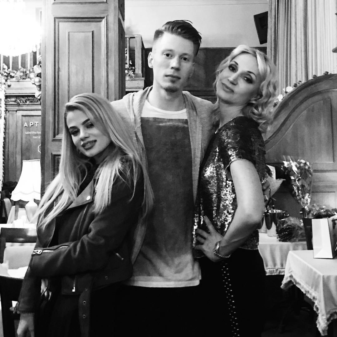 Внук Аллы Пугачевой сделал предложение своей девушке