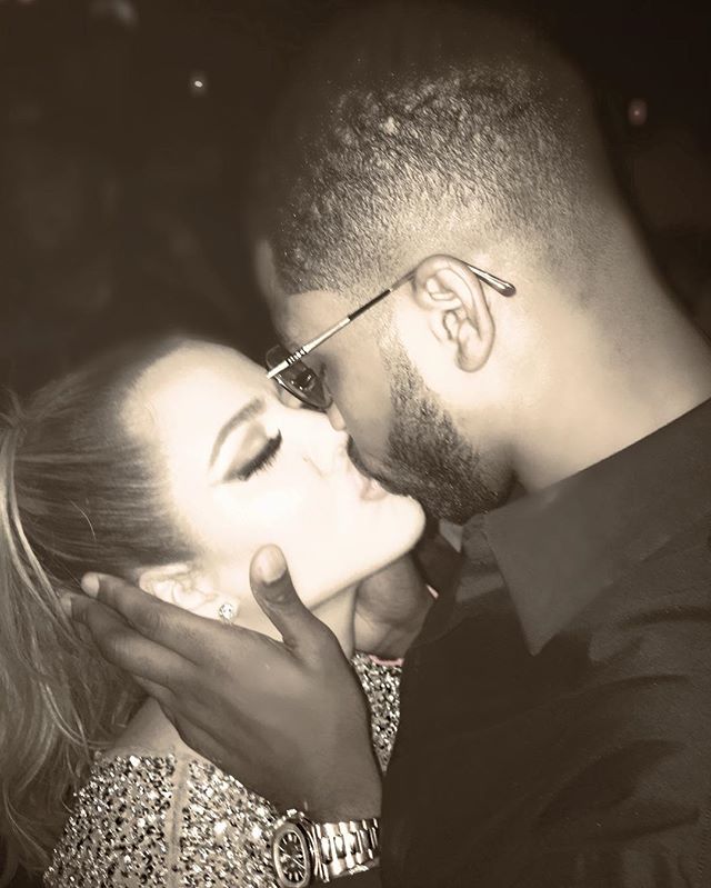 Нежность и поцелуи: Хлое Кардашьян позирует с любимым мужчиной