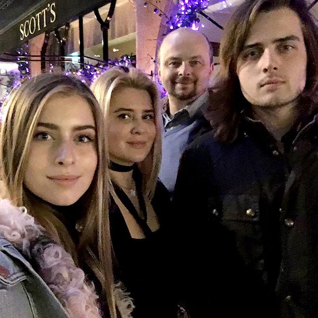 София Ротару о планах на новогоднюю ночь: "В семейном кругу с оливье и холодцом"